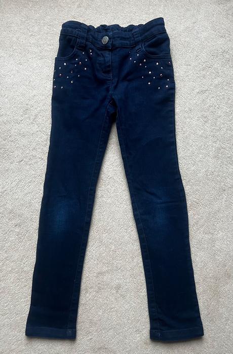 Tmavomodre rifle, next,122