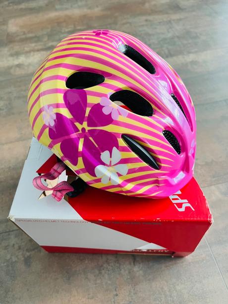 Detska cyklisticka prilba s rukavicami, s