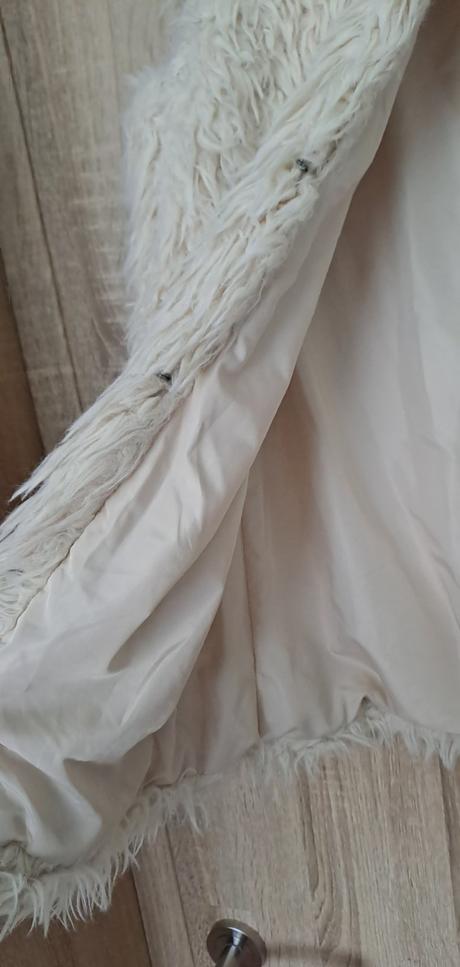 Béžová chlpatá vesta veľ.164/xs, xs