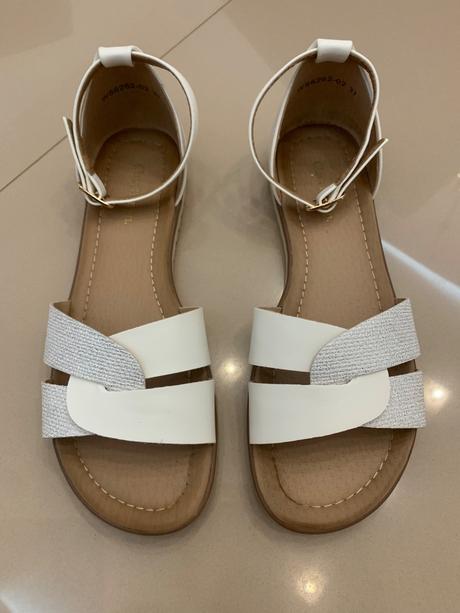 Diečenské sandále, 38