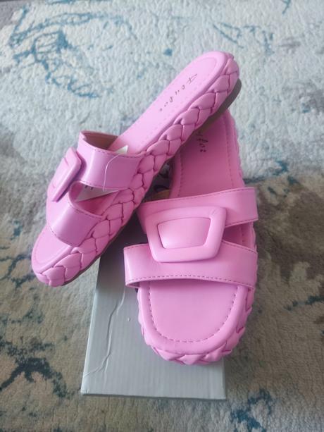 Ružové šľapky, 38