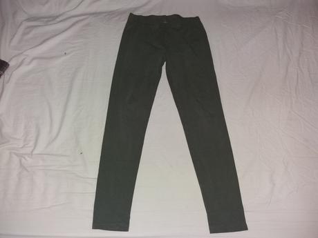 Dámske čierne nohavice č. 40, l