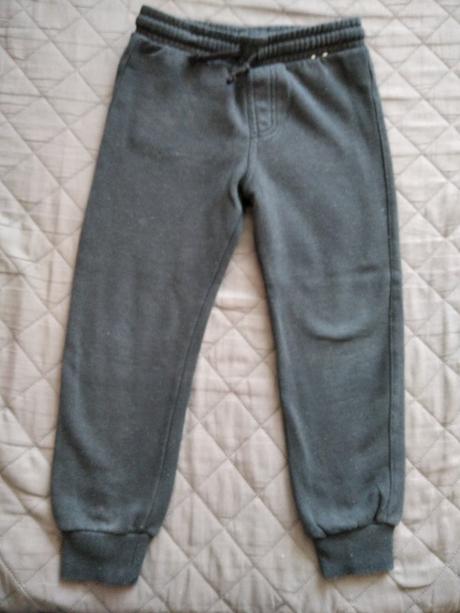 Čierne tepláky, f&f,122