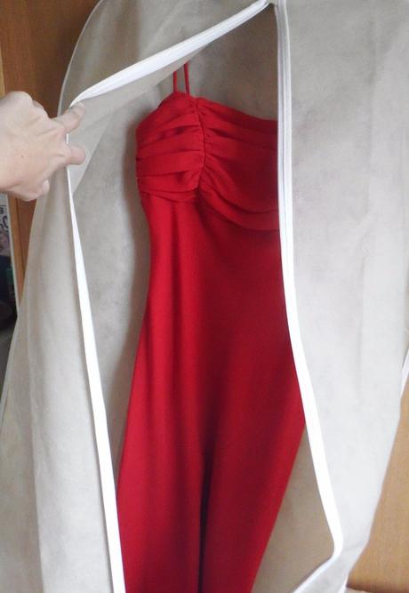 Nádherné ,,žiarivé,, slávnostné šaty, 36