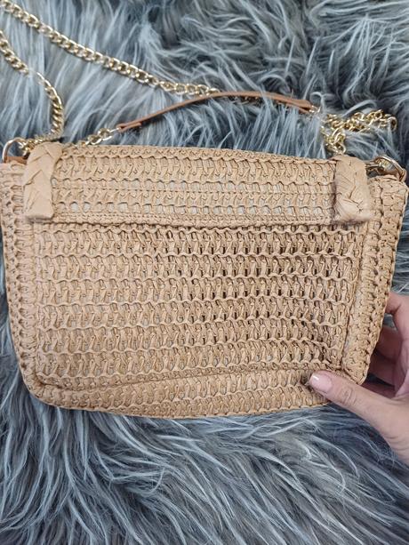 Slamena kabelka, sinsay