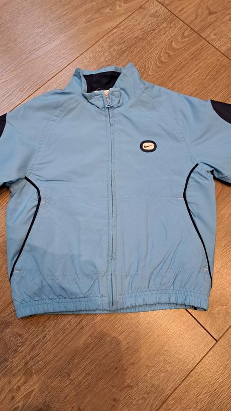Prechodná vetrovka, nike,104