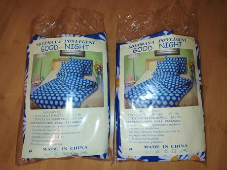 Tmavomodré s margarétkami, 