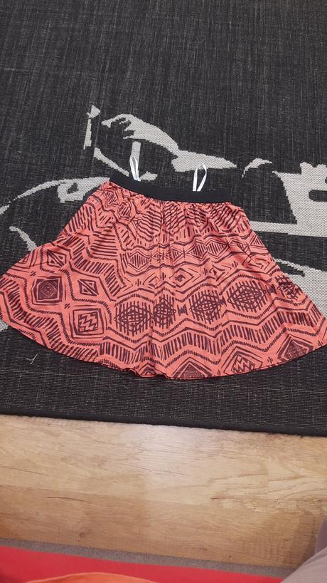 Dievčenská sukňa, 152