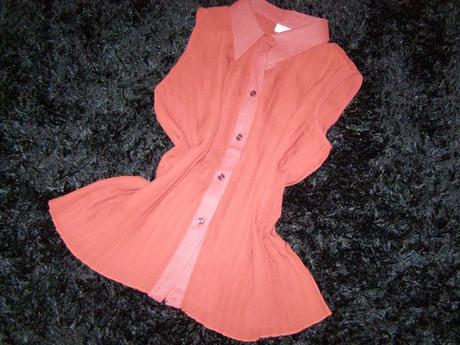 Nadčasový kúsok - plisová blúzka bez rukávov, l