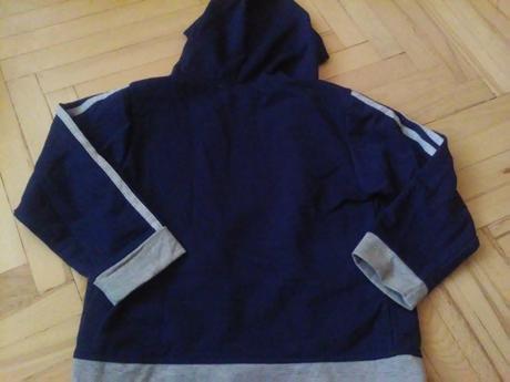 Tenšia mikinka, 122