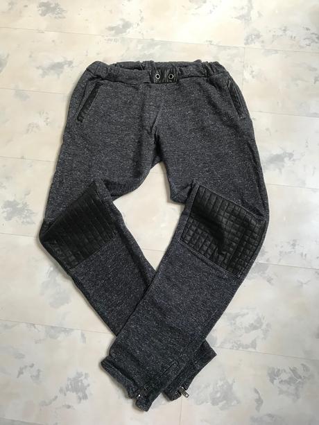 Zaujímavé teplaky, l