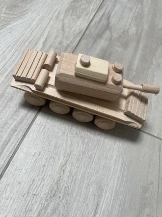 Drevený tank, 