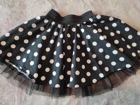 Letne bodkované šaty, 122