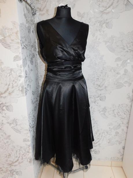 Kvalitne velmi pekne saty na slavnost, 38