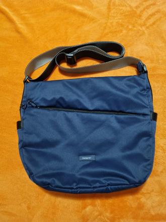 Praktická kabelka hedgren,