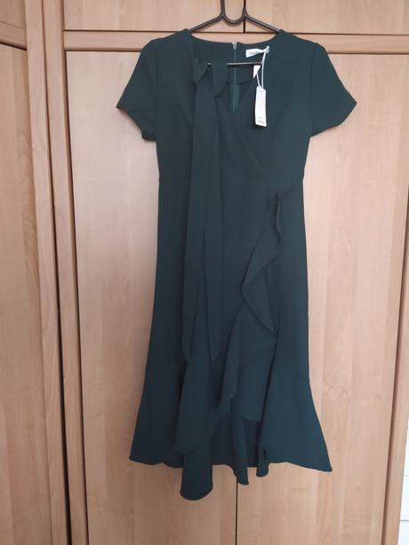 Spoločenské šaty s volánikmi, xs