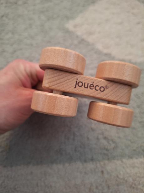 Drevená žirafa joueco, 