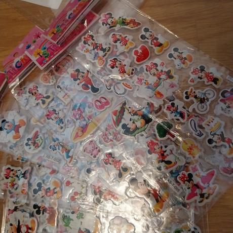 12 harkov nalepiek mickey mouse, 