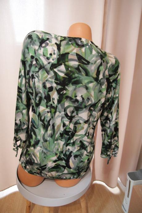 Zeleno čierny svetrík, l, l