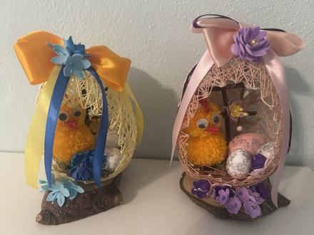 Veľkonočné dekorácie na dreve-2 ks- cena spolu, 