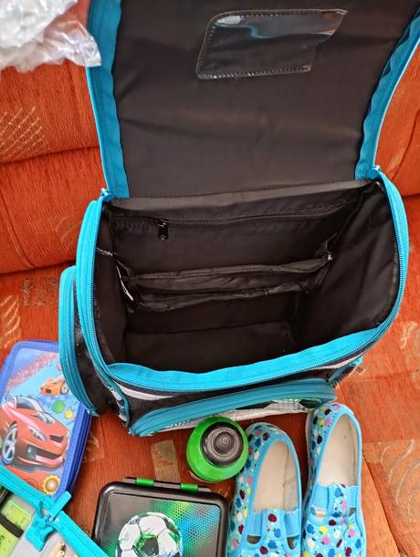 Predám školskú tašku na prvý a druhý stupeň., 