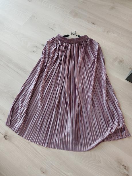 Používaná midisukna staroruzova uni, 