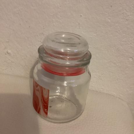 Nádobka zo sviečky, 