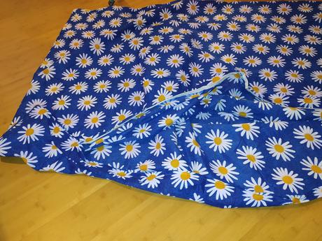 Tmavomodré s margarétkami, 