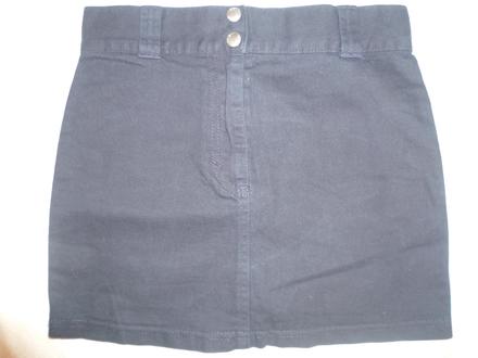 Čierna mini, 36