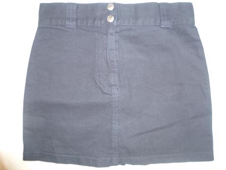 Čierna mini, 36
