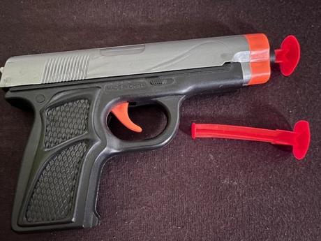 Detska pistolka + 2 naboje, 