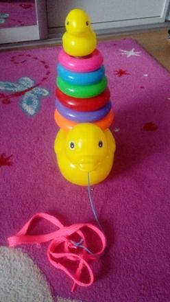 Kacicka s kruhmi na tahanie,