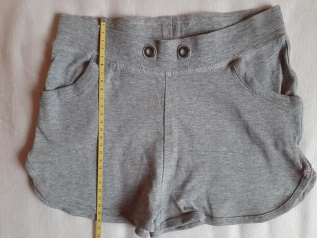 Kraťasy na 9-10 r., lupilu,140