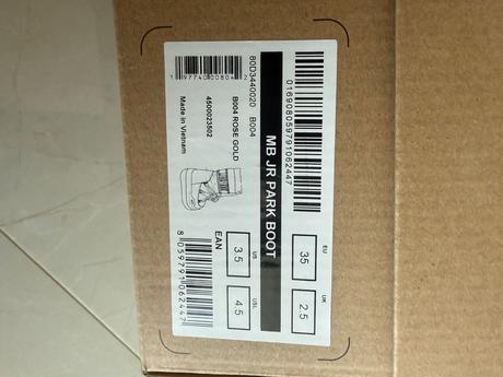 Moon boots, 35