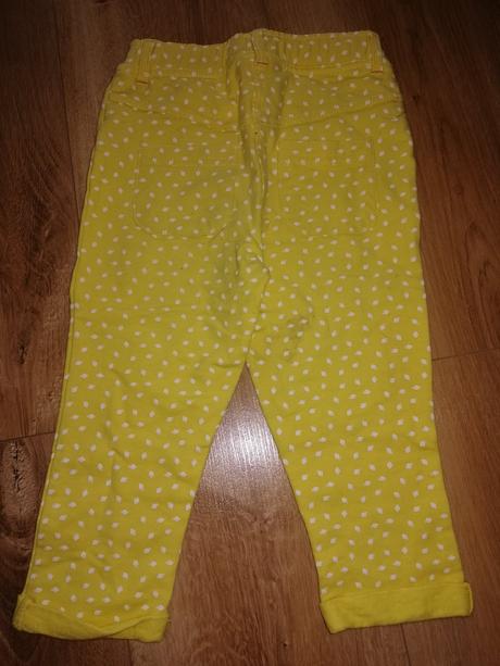 Žlté tepláčky, ergee,86