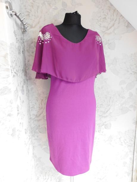 Kvalitne velmi pekne šaty, 38