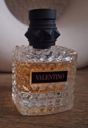 Parfém valentino coral fantasy,