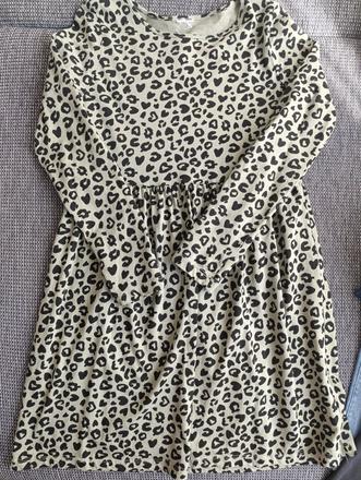 Nové šaty, takko,152