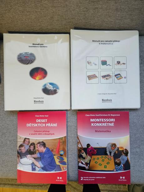 Knihy - manuály k montessori pedagogike, 