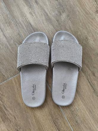 Trblietavé šľapky, cupcake,33