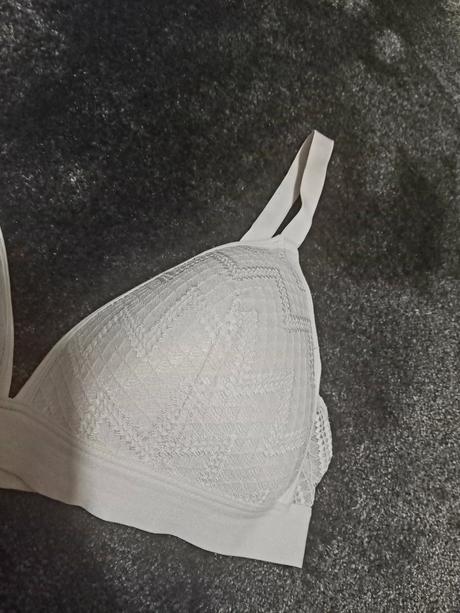 Podprsenka bez kostic vystuzena 75c, esmara,75c