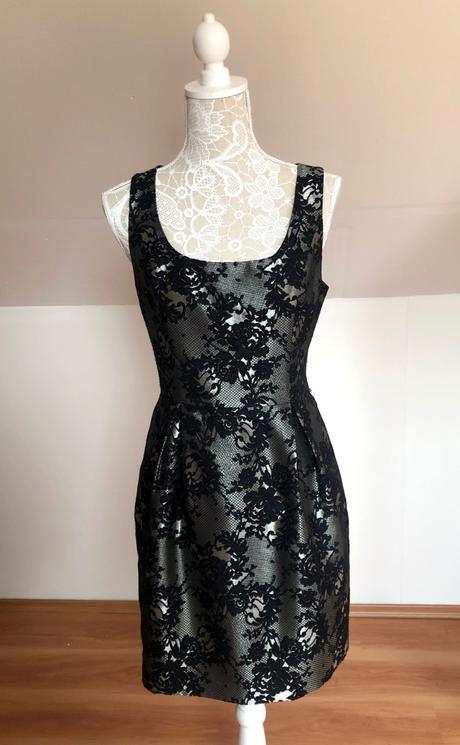 Čierne čipkované šaty, 36