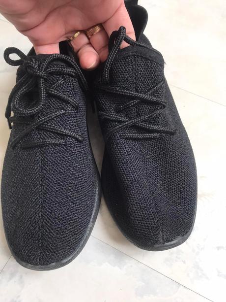 Ľahúčke tenisky, 37