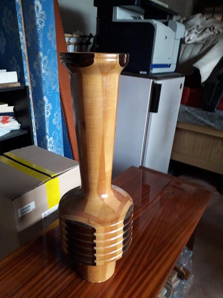 Krasna stara drevena vysoka vaza "socialisticka", 