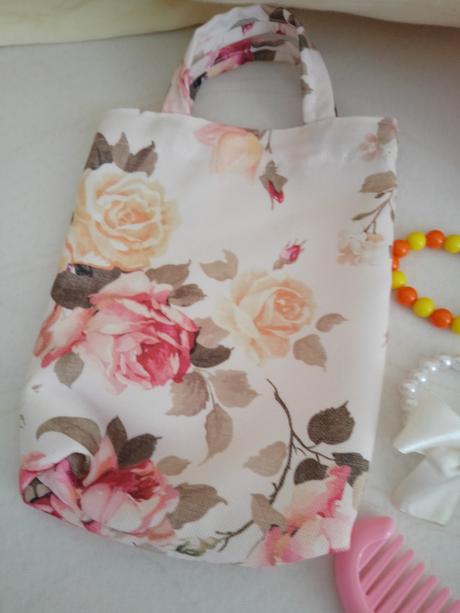 Bábika simba s oblecenim a množstvom doplnkov,