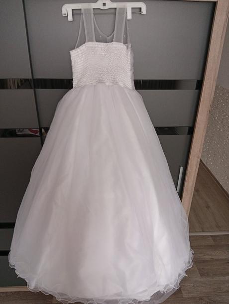 Šaty na prijímanie, 36