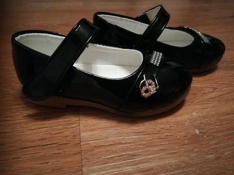 Elegantne dievcenske topanocky, 22