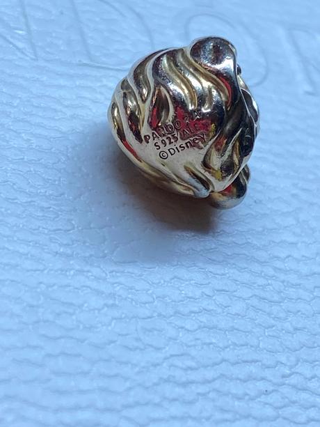 Pandora lev, pandora