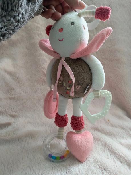 Chrobáčik na zavesenie, 