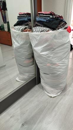 Balík oblečenia, m